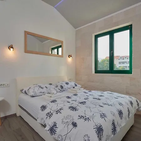 Vujina - Comfort With Terrace 3 Luka