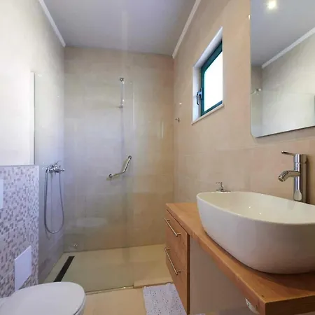 Lägenhet Vujina - Comfort With Terrace 3 Luka Kaštela